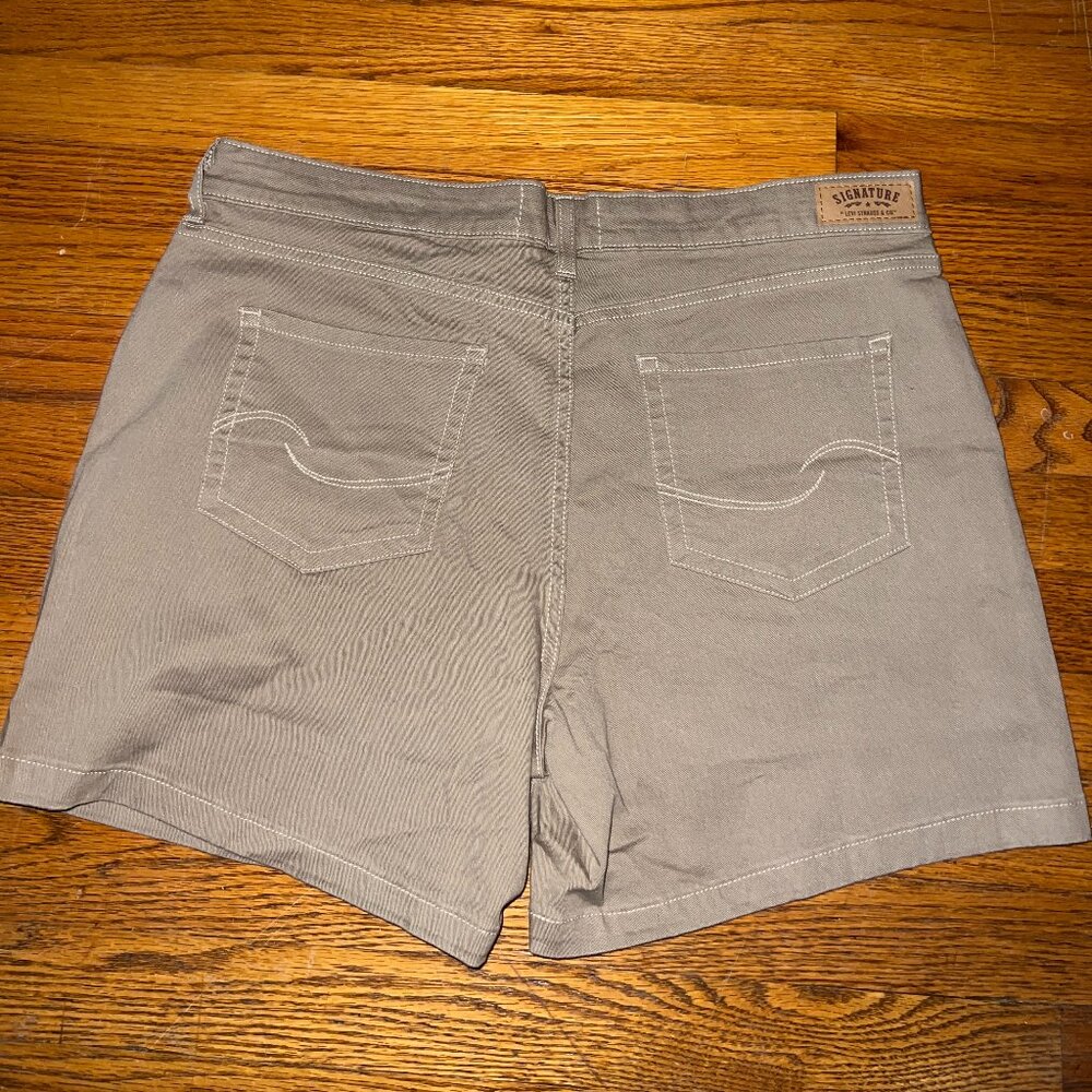 Levi Strauss Shorts Size 16 | New (No Tags) - Picture 2 of 4